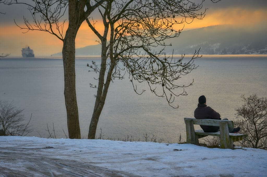 contemplar, detenerse